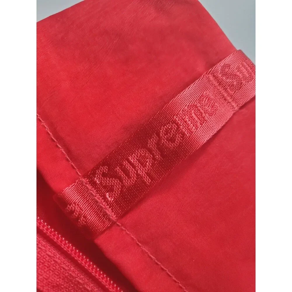 Supreme red logo